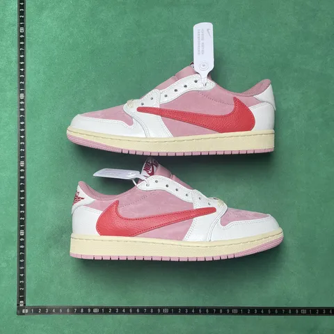 Travis Scott x Jordan Air Jordan 1 - Pink & Red Low