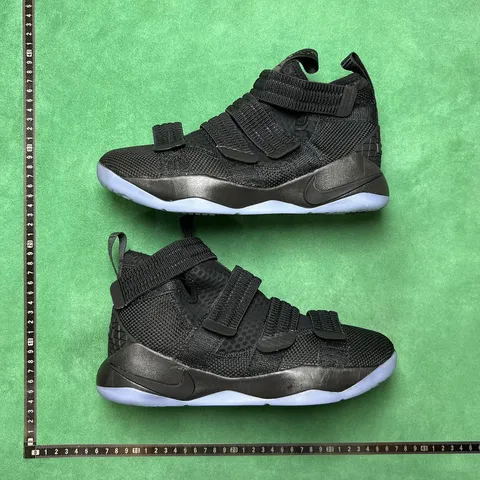 Nike Zoom Soldier 11 LeBron