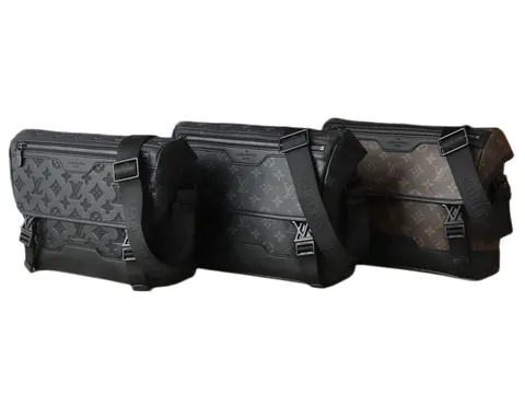 Louis Vuitton Bag - Black Belt Bag Set