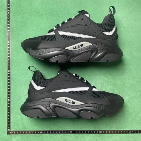 Dior B22 - Black & White, QG8B2 Batch