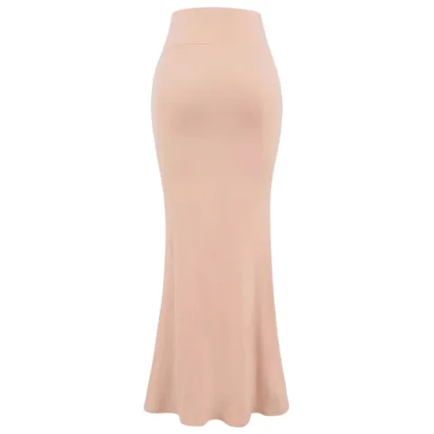 Body-hugging skirt