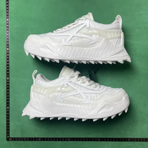 Off-White - Triple White