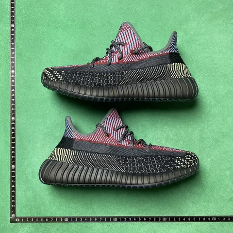 Adidas Originals Yeezy Boost 350 V2 - Carbon Red