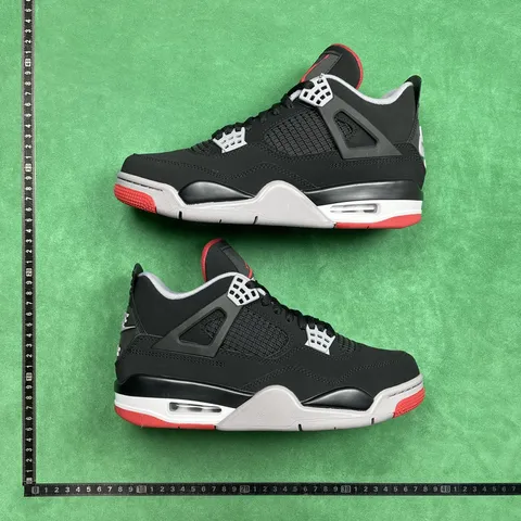 Air Jordan 4 - Bred