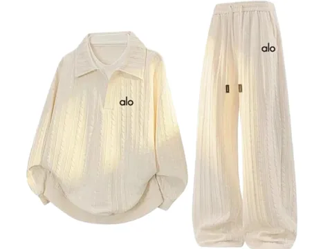 Alo Set - Cream Sweatshirt & Pants