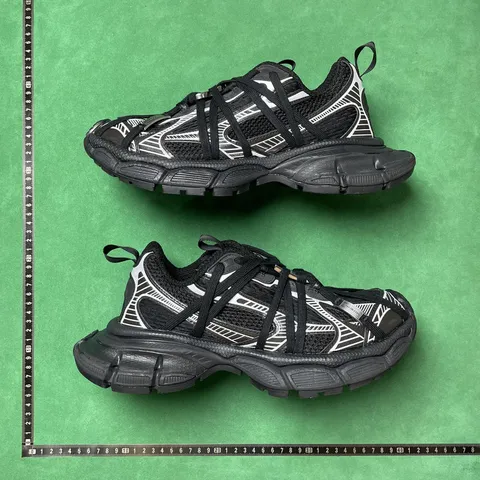 Balenciaga 3XL - Black & White