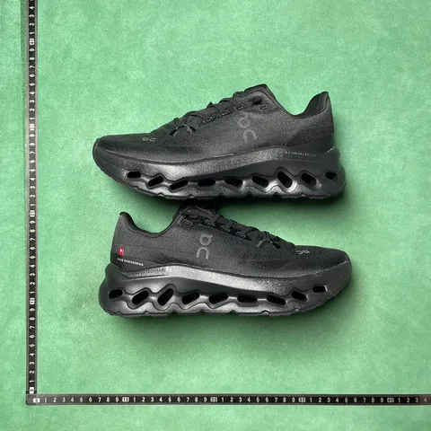 On Cloudsurfer Trail 2 - Triple Black