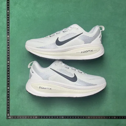 Nike Vomero 18 - White & Black, L1TVO Batch