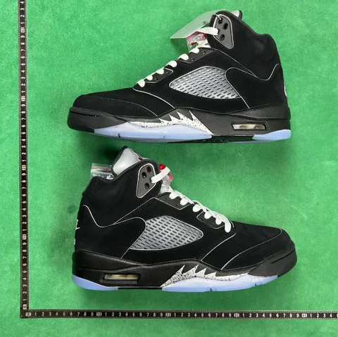 Air Jordan 5 - Black Metallic