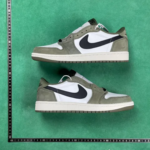 Air Jordan 1 - Travis Scott Reverse Mocha Low