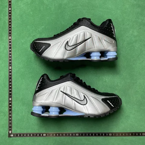 Nike Shox R4 “Off Noir Ironstone”