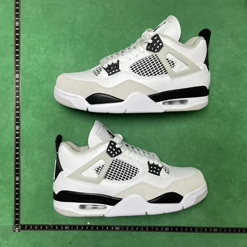 Air Jordan 4 - Military Black