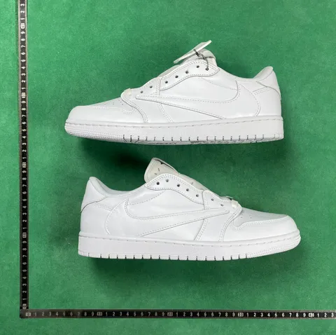 Air Jordan 1 - Triple White Low