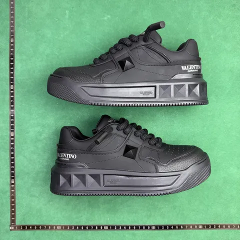 Valentino One Stud XL Garavani