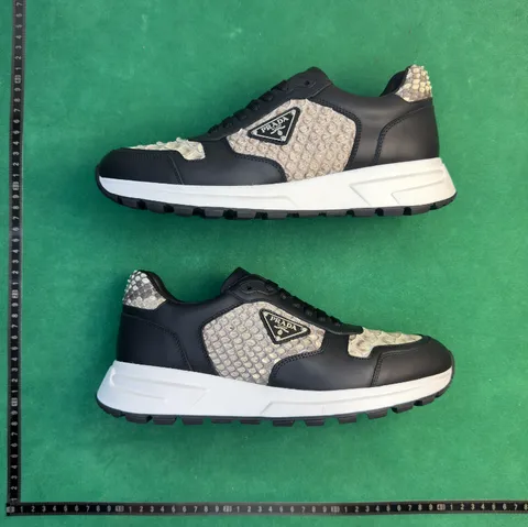 Prada Prax 01