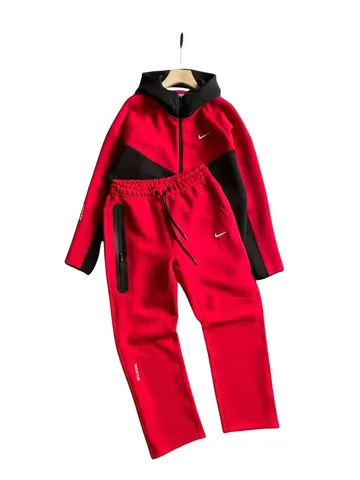 Nike Set - Red Tech Set
