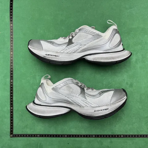 Balenciaga Circuit - White & Black