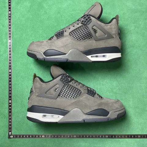 Air Jordan 4 Retro - Cool Grey