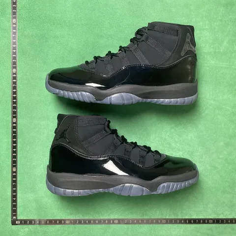 Jordan Air Jordan 11 Retro Cap And Gown