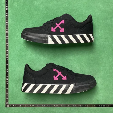Off-whiteVulcanized - Black Pink Arrow