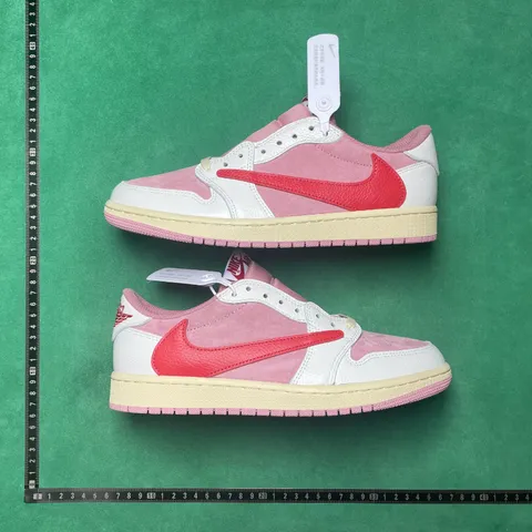 Air Jordan 1 - Pink & Red Low