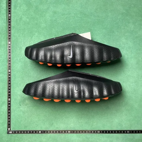 Nike Mind 001