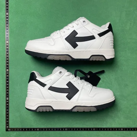 Off-White - White & Black Arrow