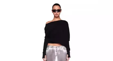 I.AM.GIA top - Black Off-Shoulder Top