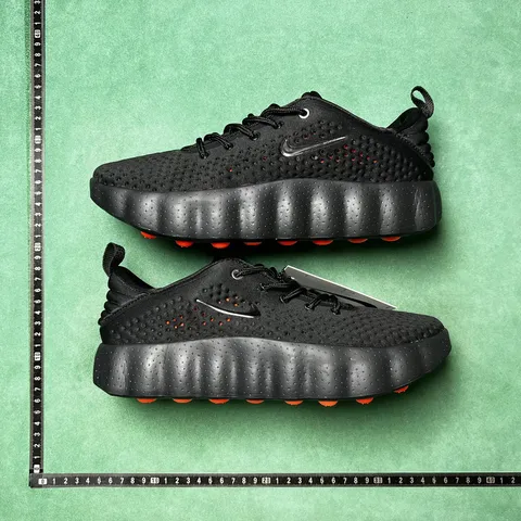 Nike Mind 002
