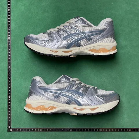 Asics Gel-Kayano 14 - Silver & Tan