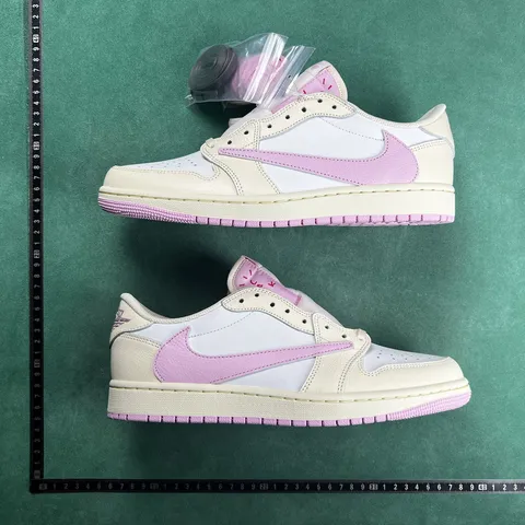 Travis Scott x Jordan Air Jordan 1 - Pink Reverse Low