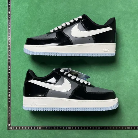 Nike Air Force 1 - Black Patent & Grey