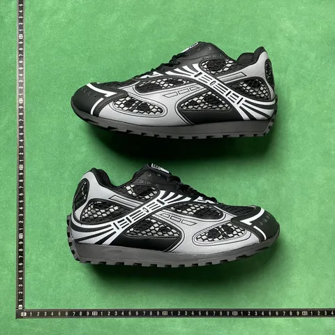 Bottega Veneta Orbit - Black & White