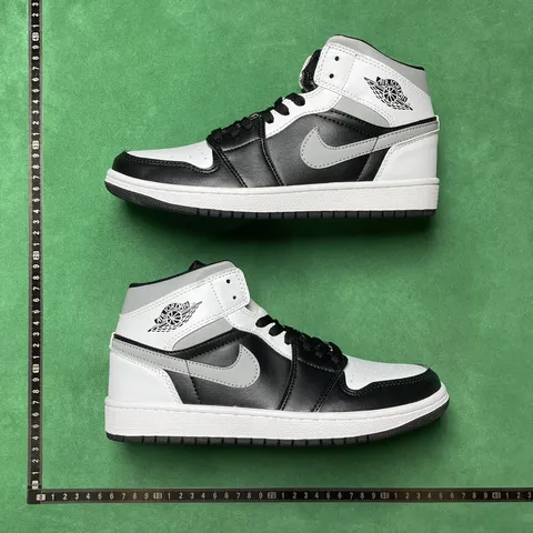 Air Jordan 1 Mid