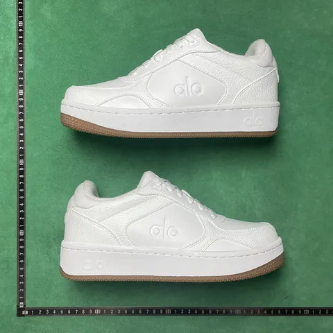Alo Yoga Recovery Mode - Triple White