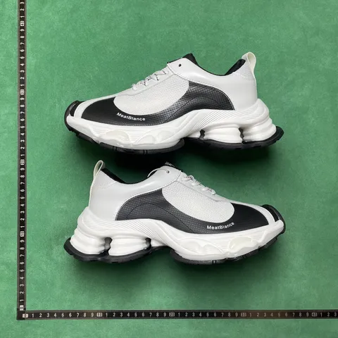 Gg-Cc - White & Black